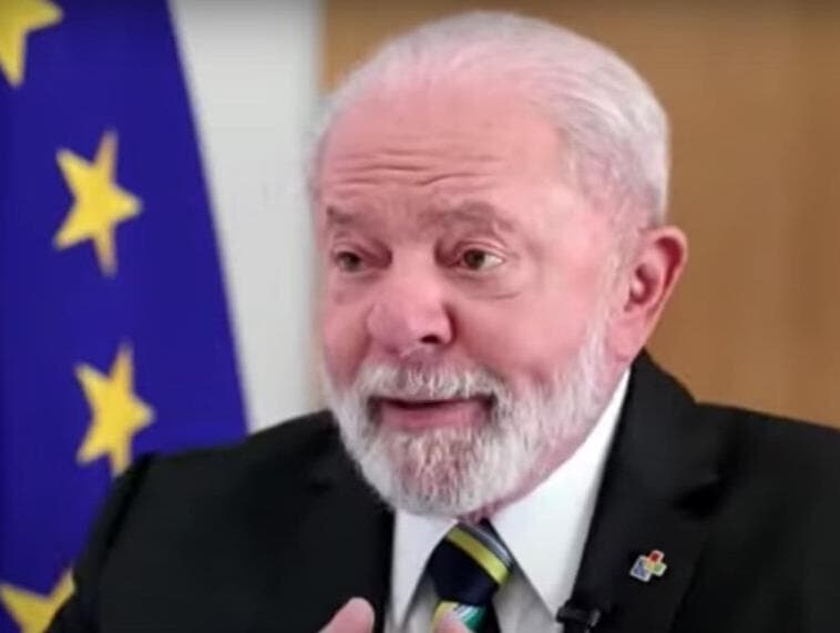 Lula destaca retomada diplomática e programa Desenrola em live semanal;