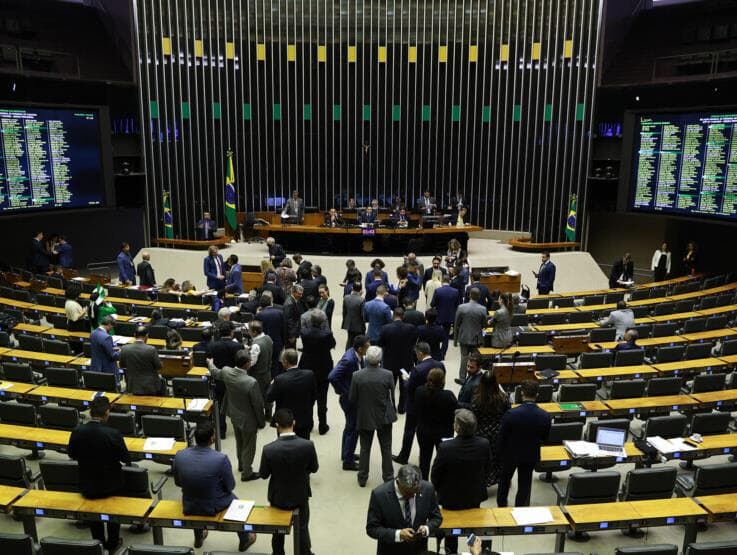 Ao vivo: Câmara pode votar hoje reforma tributária e Carf