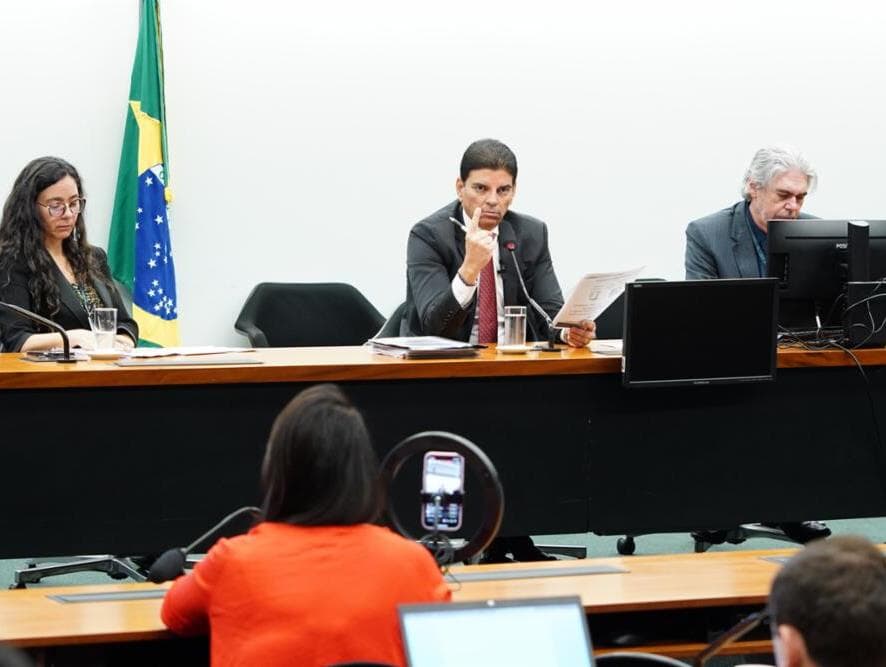 Cajado tenta derrubar mudanças no arcabouço fiscal à revelia de Lira