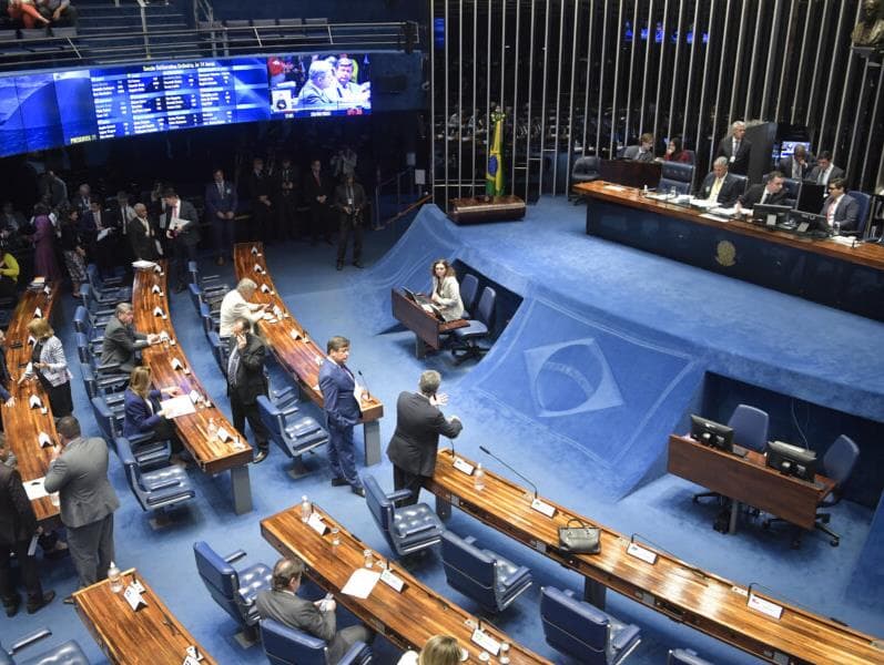 Senado aprova arcabouço fiscal; texto volta para a Câmara