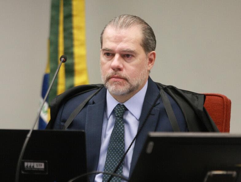 Toffoli devolve processo e STF volta a julgar piso da enfermagem na sexta