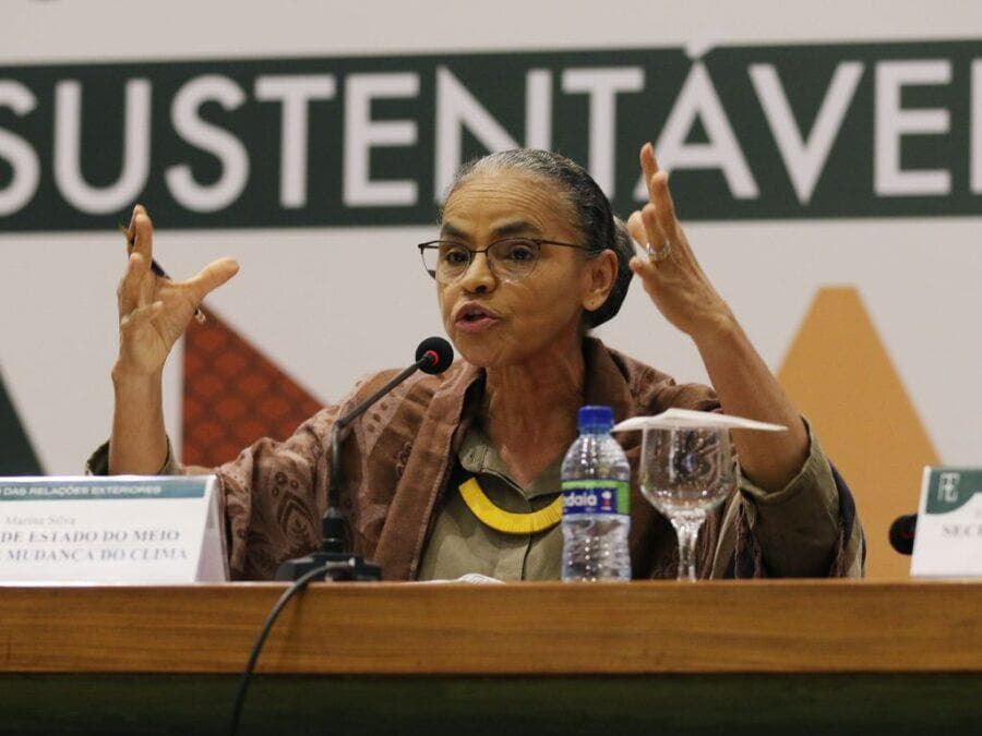 Mudanças em MP esvaziam ministérios e irritam Marina Silva