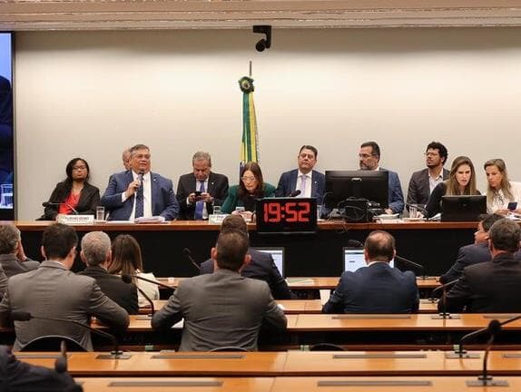 Ministro da Justiça comparece a mais uma audiência a pedido de parlamentares