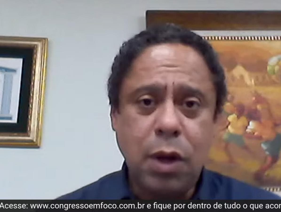 Anatel poderá assumir regulação da internet, diz Orlando Silva