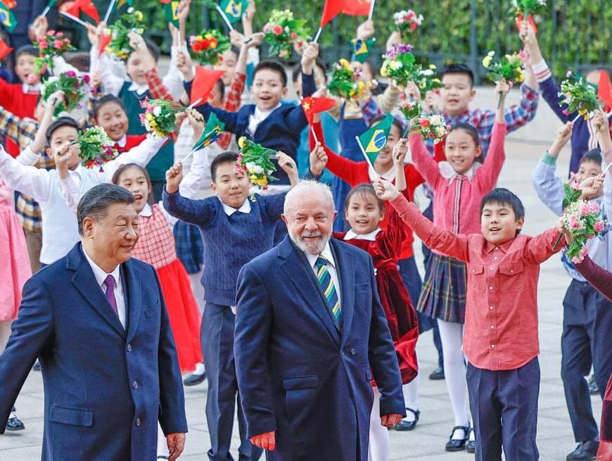 Lula se encontra com presidente da China e assina acordos comerciais. Veja quais