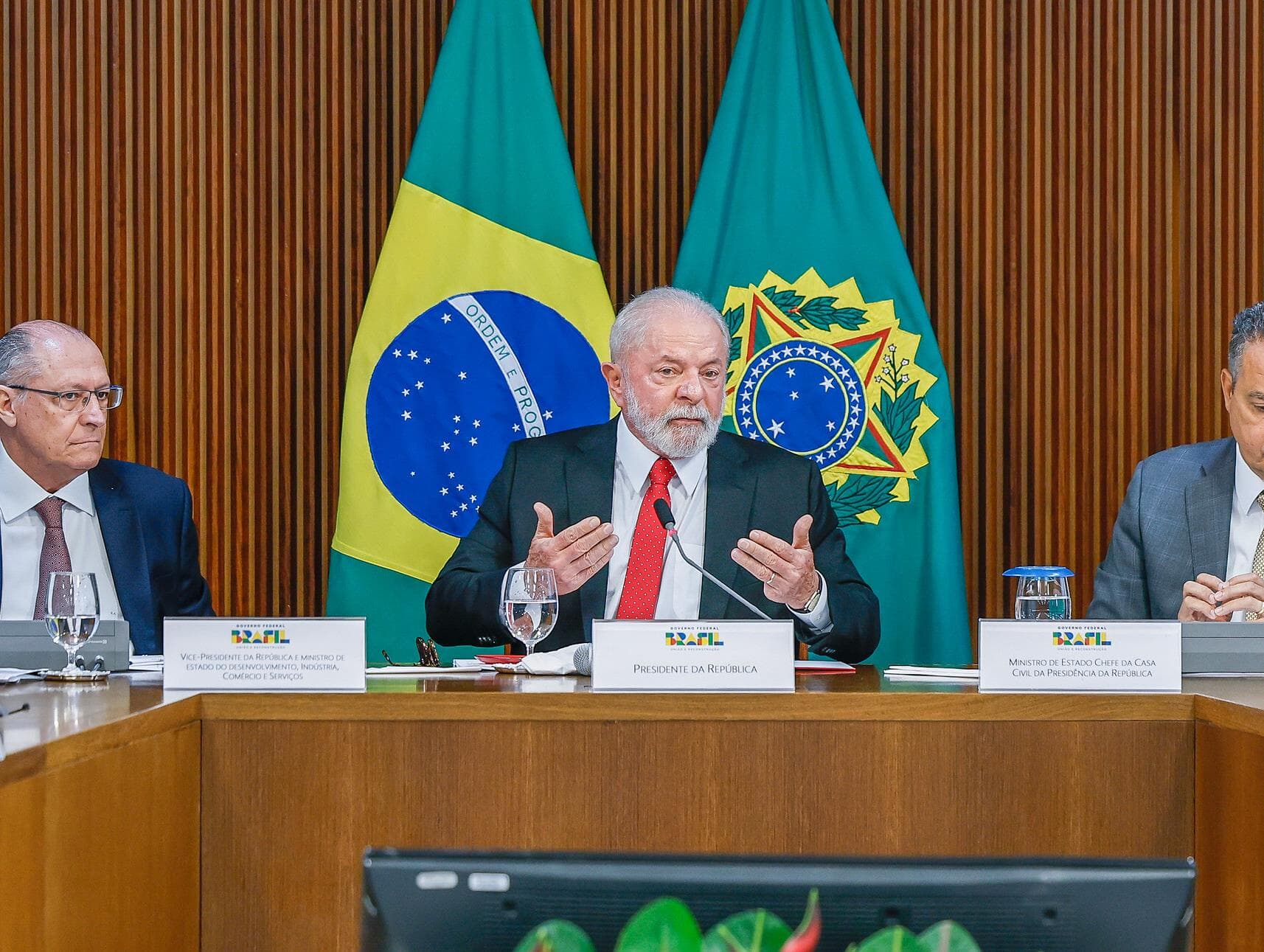 Lula faz balanço dos primeiros cem dias de governo: "Temos de trabalhar muito mais"