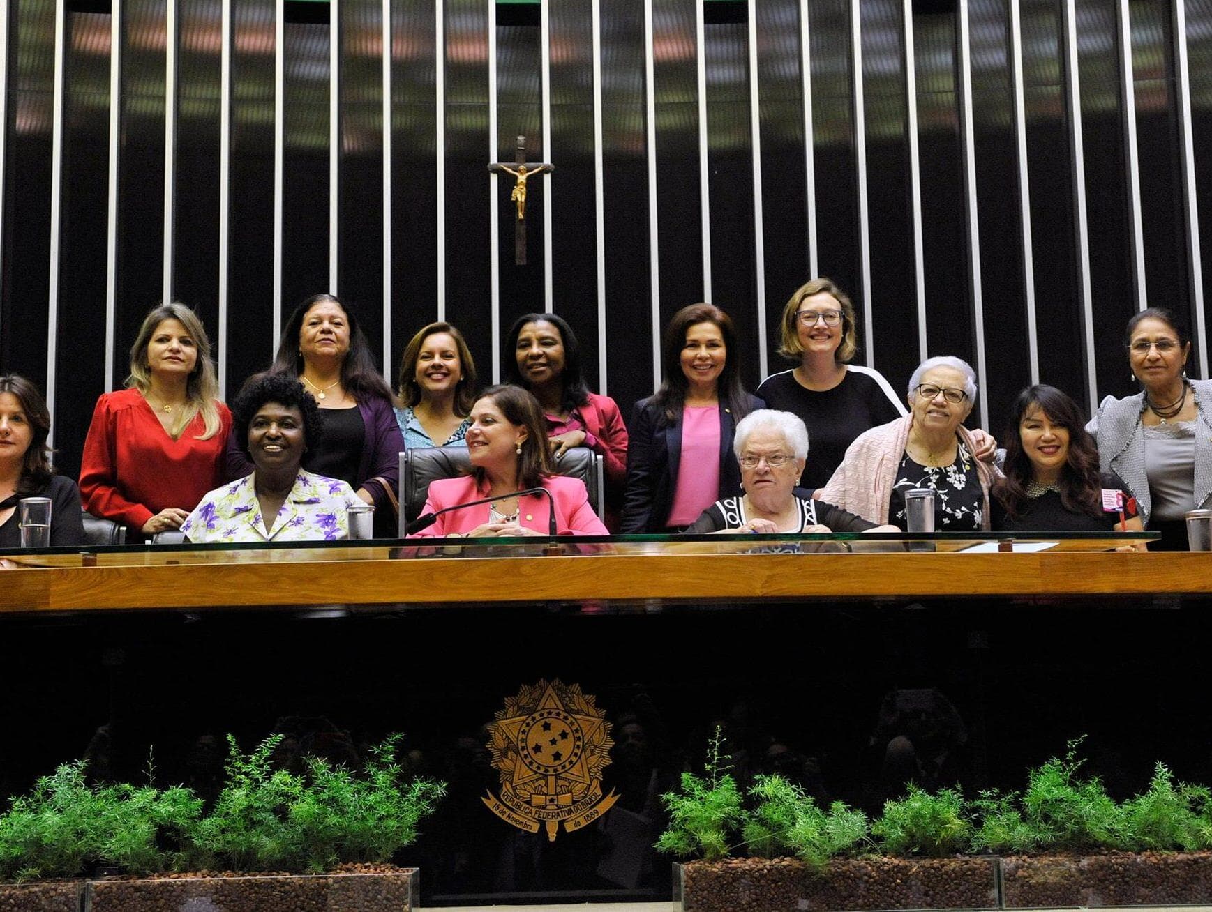 Parlamentes articulam PEC para anistiar partidos que não cumpriram cota de mulheres