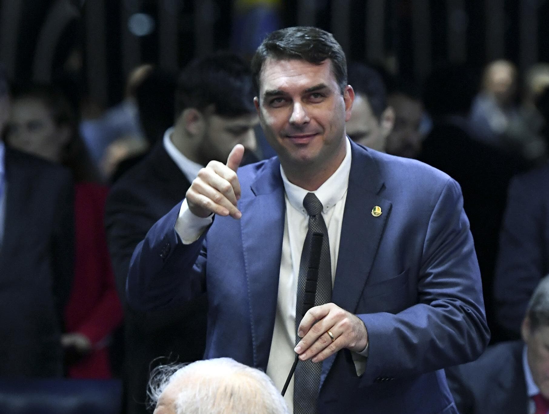 Flávio defende que Bolsonaro fique com joias: "Não tem maldade nem corrupção"