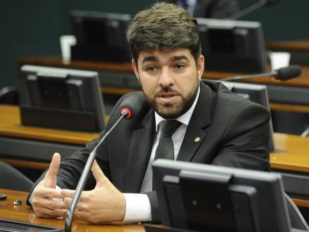 Deputados pedem a Lira comissão especial para discutir o PL das Fake News