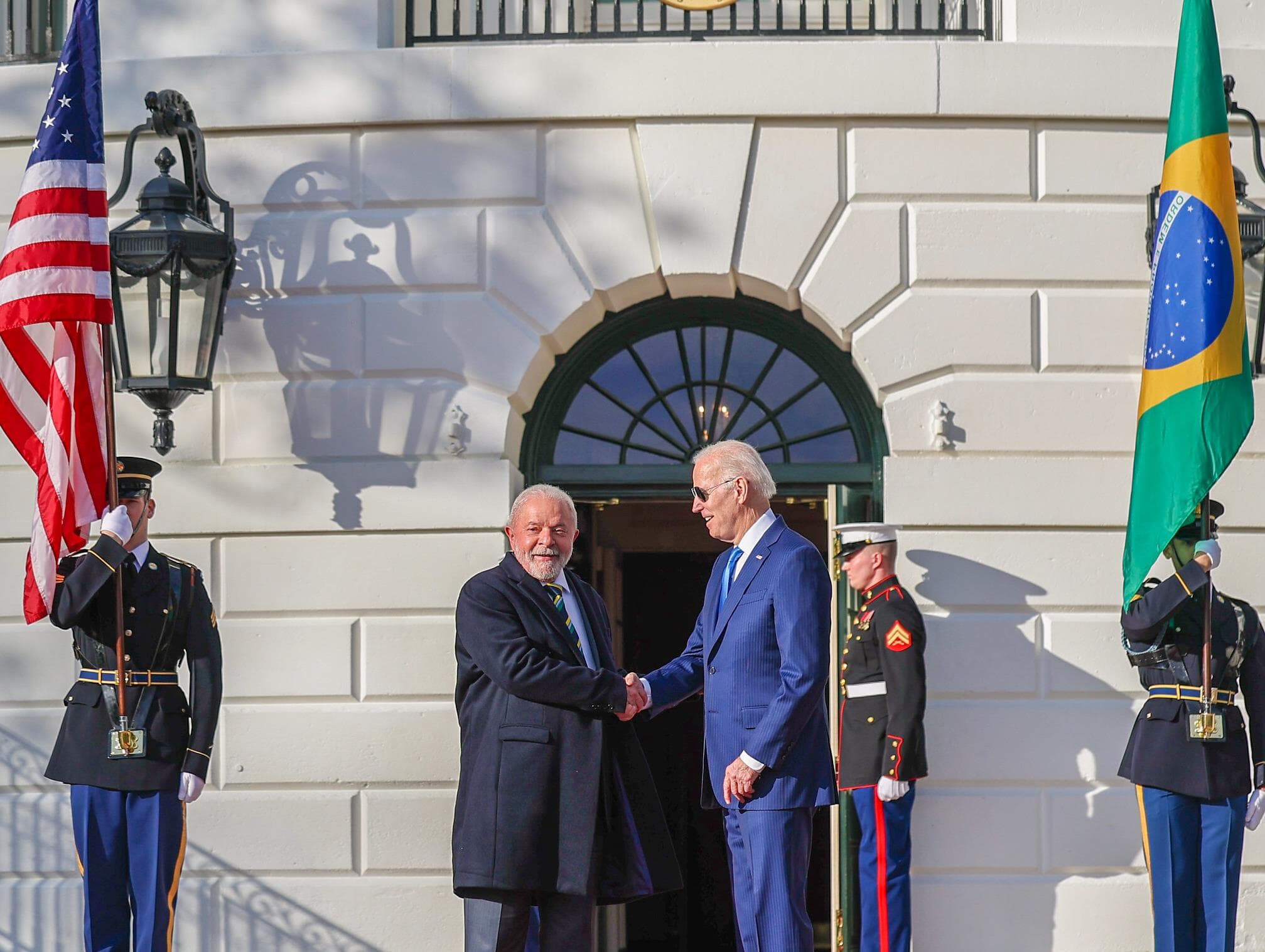 "Soa familiar", diz Biden ao ouvir descrição de Lula sobre Bolsonaro