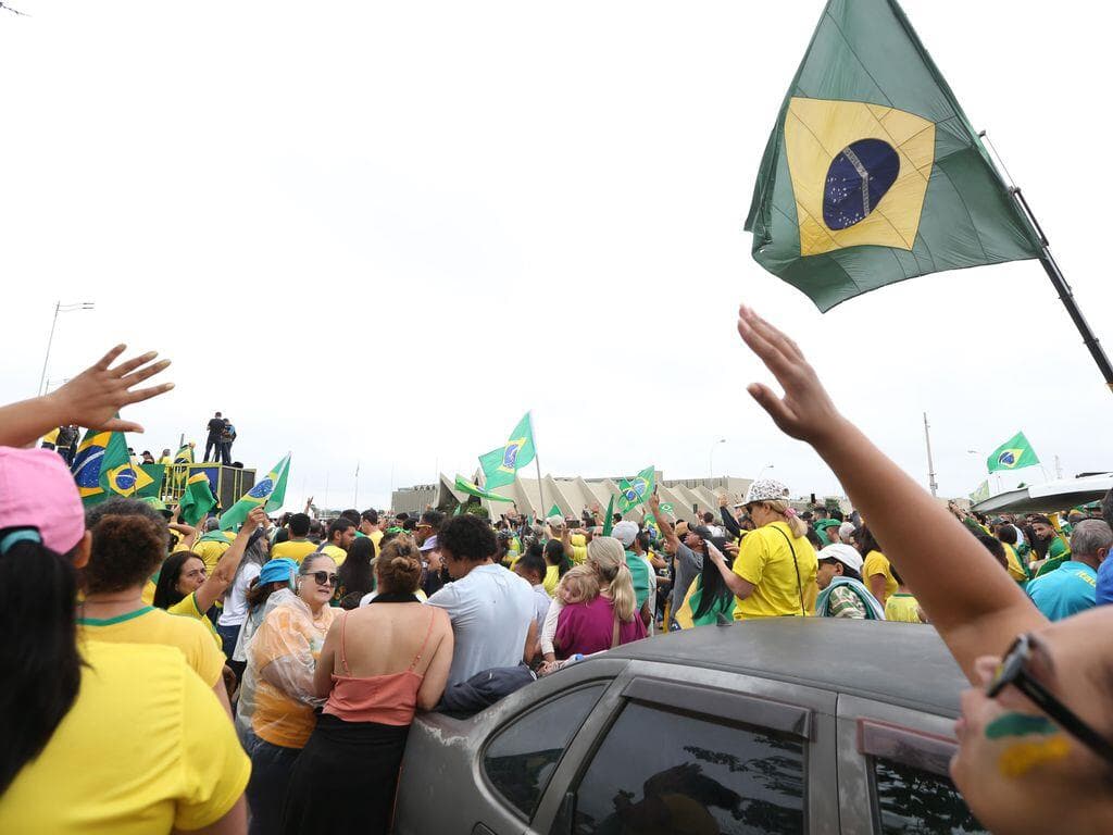 Militares vinculados à Presidência frequentaram acampamento bolsonarista