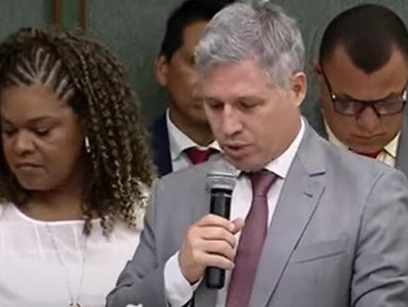 "Venham pra cima", diz Teixeira a movimentos sociais ao assumir o MDA