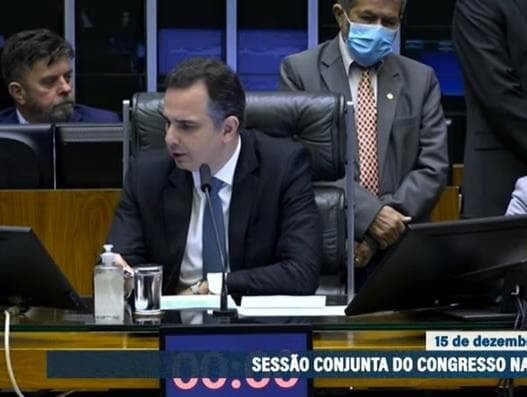 Congresso adia votação de mudança em regras do orçamento secreto. Assista à sessão