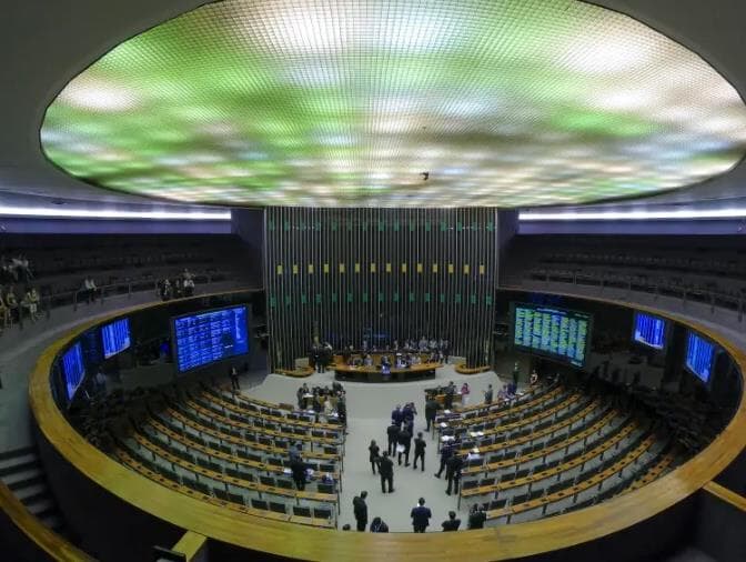 PTB e Patriota anunciam fusão, e novo partido terá cinco deputados