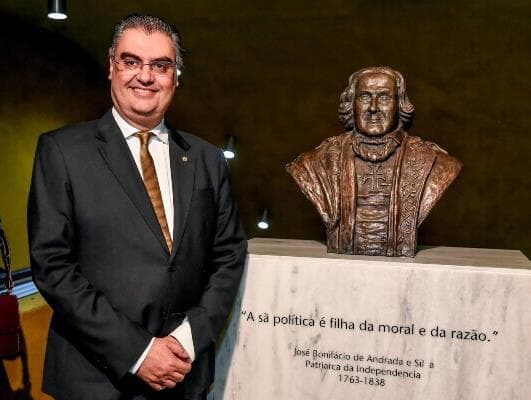 Família Andrada conquista novo mandato e passa de 200 anos no Congresso