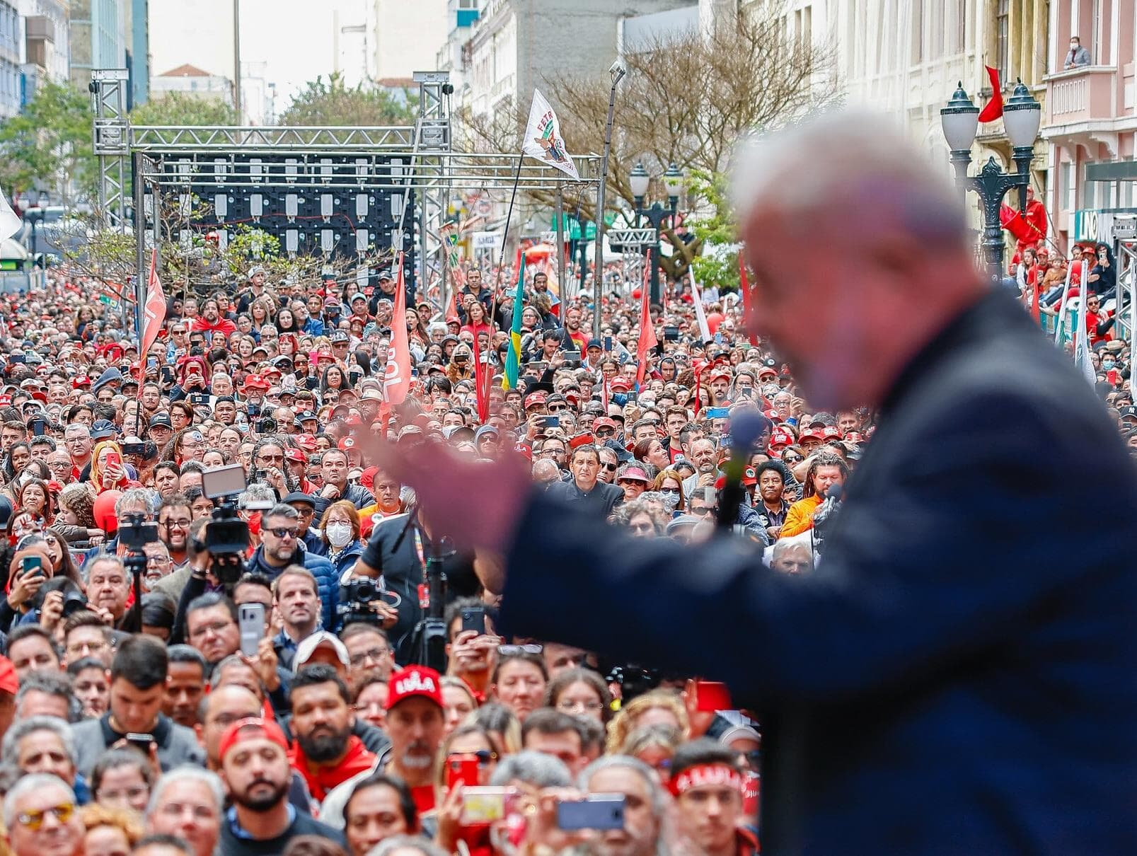 Exclusivo: Lula a um ponto percentual da vitória em primeiro turno, revela Instituto Opinião