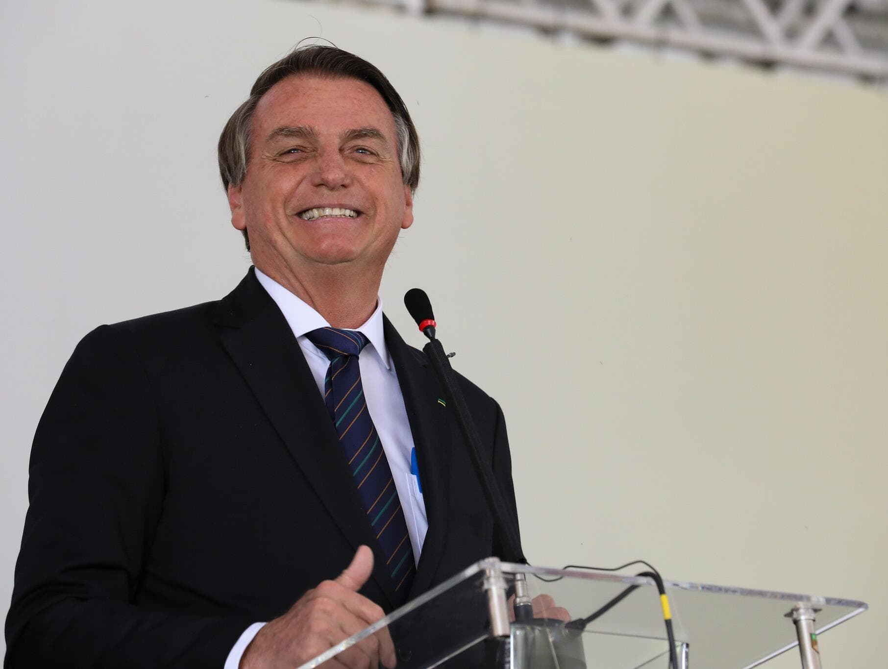 Bolsonaro ironiza leitura de manifesto pela democracia