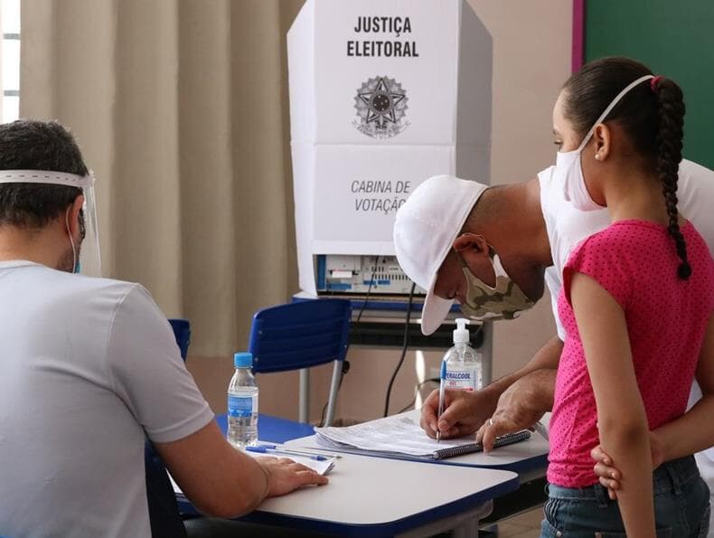 Manifesto pela democracia reúne antigos oponentes. Leia a íntegra da carta