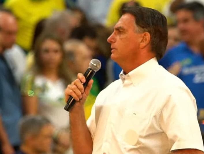 PL formaliza candidatura de Bolsonaro, que ataca Lula e o STF