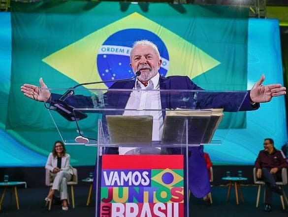 Lula tem 47,7% dos votos válidos, aponta pesquisa BTG/FSB