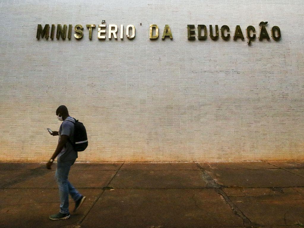 Grandes polêmicas e validade curta: os cinco ministros da Educação de Bolsonaro