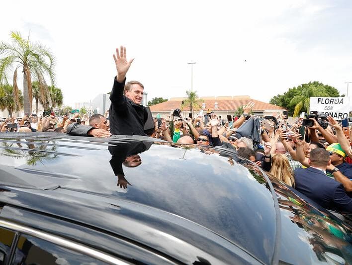 Bolsonaro critica ex-líder do governo: "Teve tudo e não fala nosso nome"