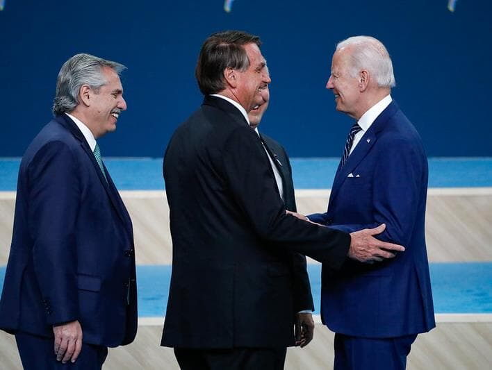 Bolsonaro volta a falar de encontro com Biden e diz que defendeu liberdade de expressão