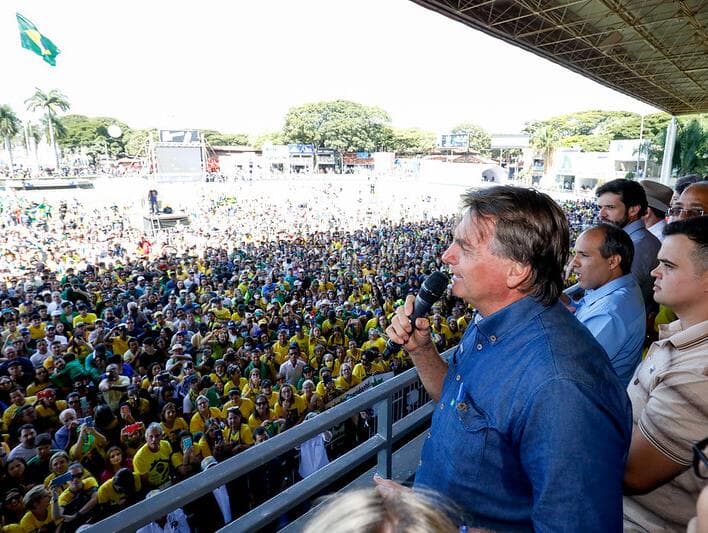 Bolsonaro convoca aliados às ruas para atos contra o STF