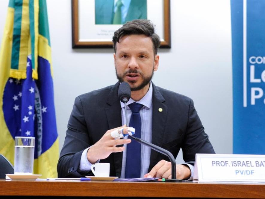 PSB confirma filiação de Israel Batista, que sai do PV