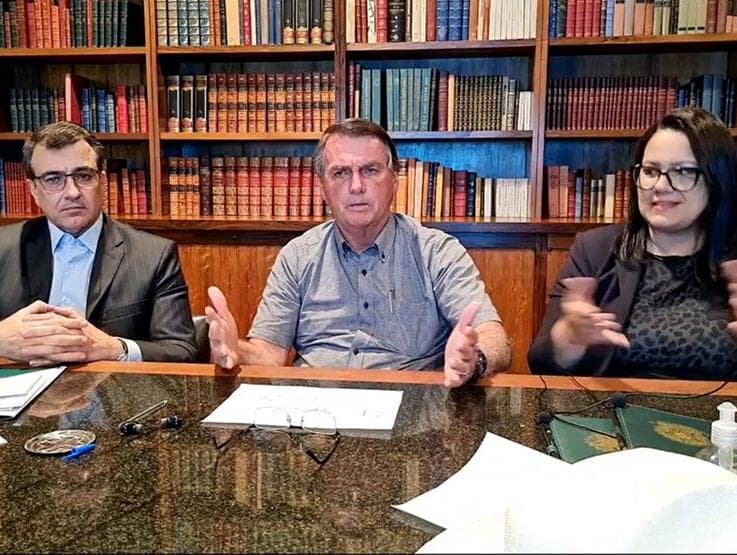 Bolsonaro desautoriza Mourão por condenar invasão da Rússia à Ucrânia