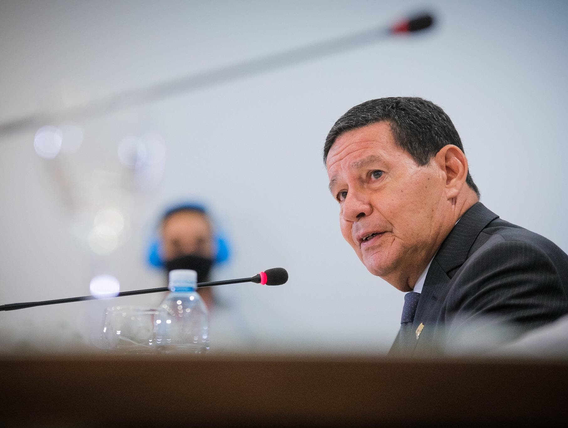 Mourão quebra o silêncio do governo e defende Ucrânia: "Brasil não concorda"