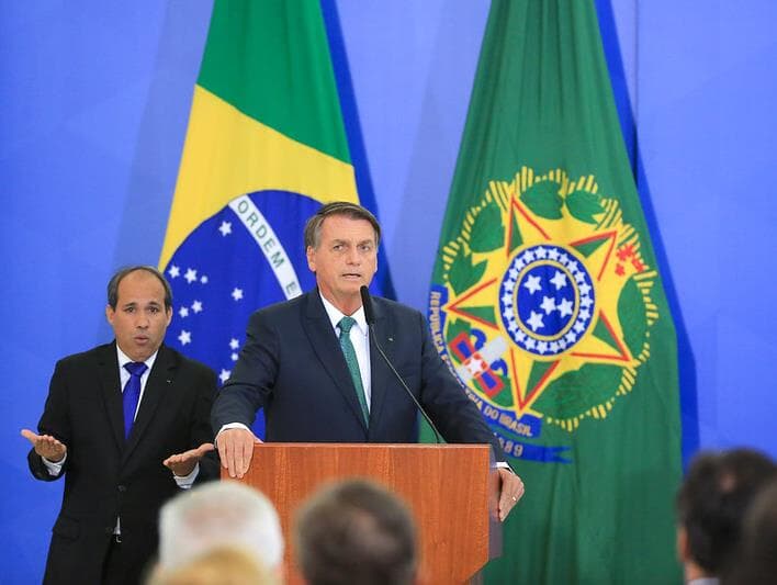 Bolsonaro ordena que ministros façam levantamento do Brasil entre 2003 e 2016