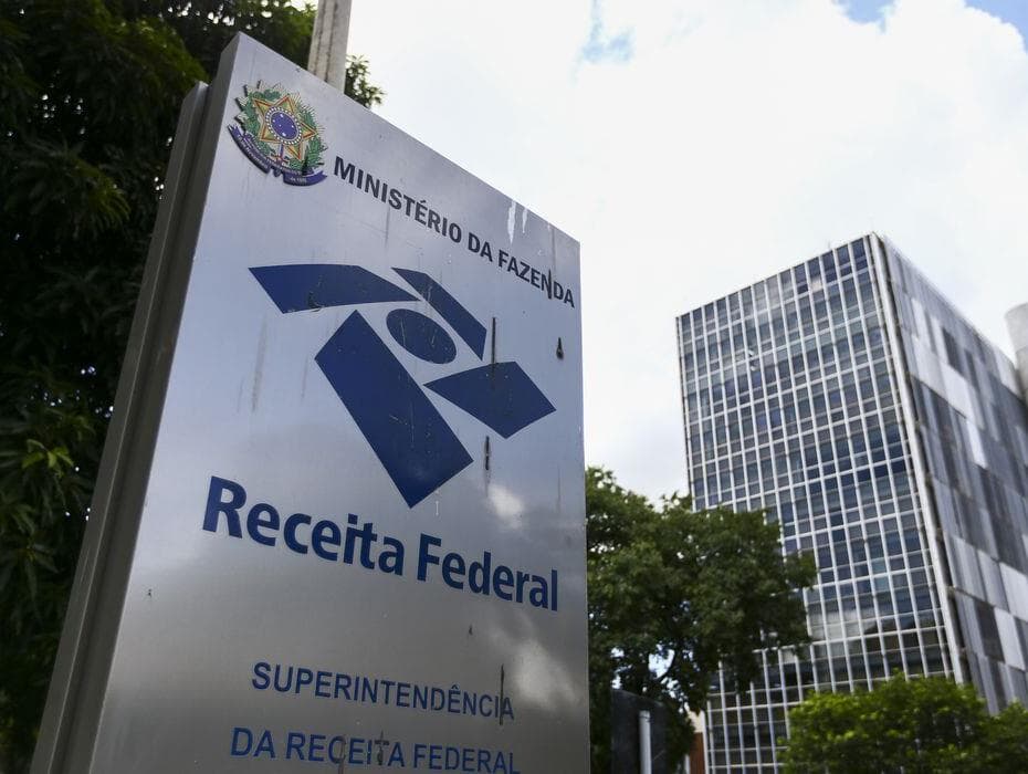 100 exonerações de chefes da Receita Federal são publicadas em 48 horas