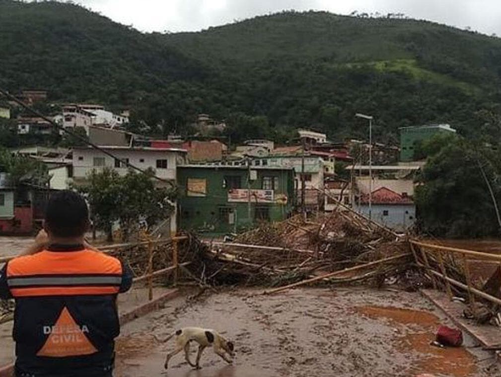 Bolsonaro assina MP com R$ 200 milhões para recuperar rodovias danificadas por chuvas