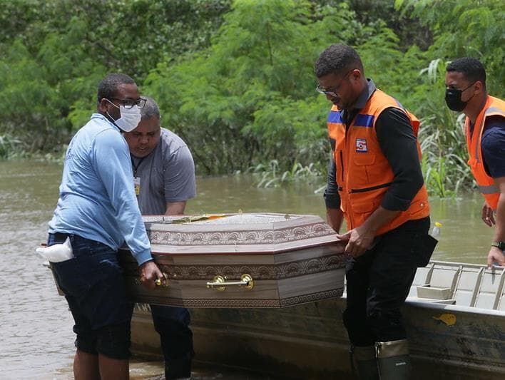 Ministros sobrevoam regiões atingidas pelas chuvas na Bahia