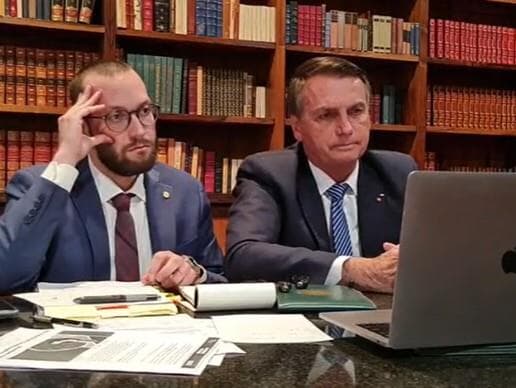 PF intima Bolsonaro a depor em caso de vazamento de inquérito sobre ataque hacker no TSE