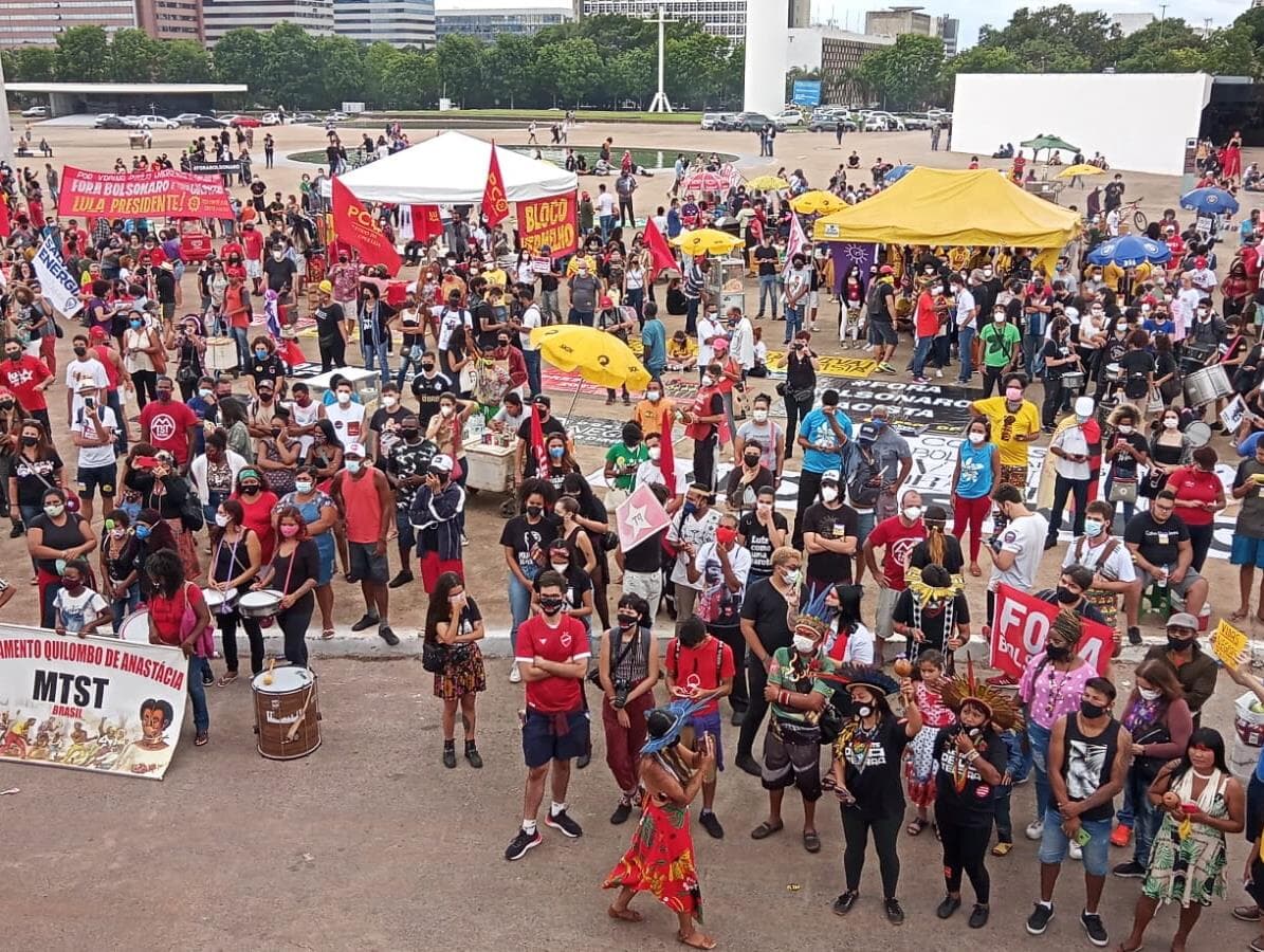 Manifestantes concentram-se na Esplanada para ato por Consciência Negra