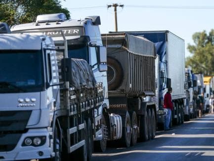 Líderes dos caminhoneiros na greve de 2018 convocam assembleia