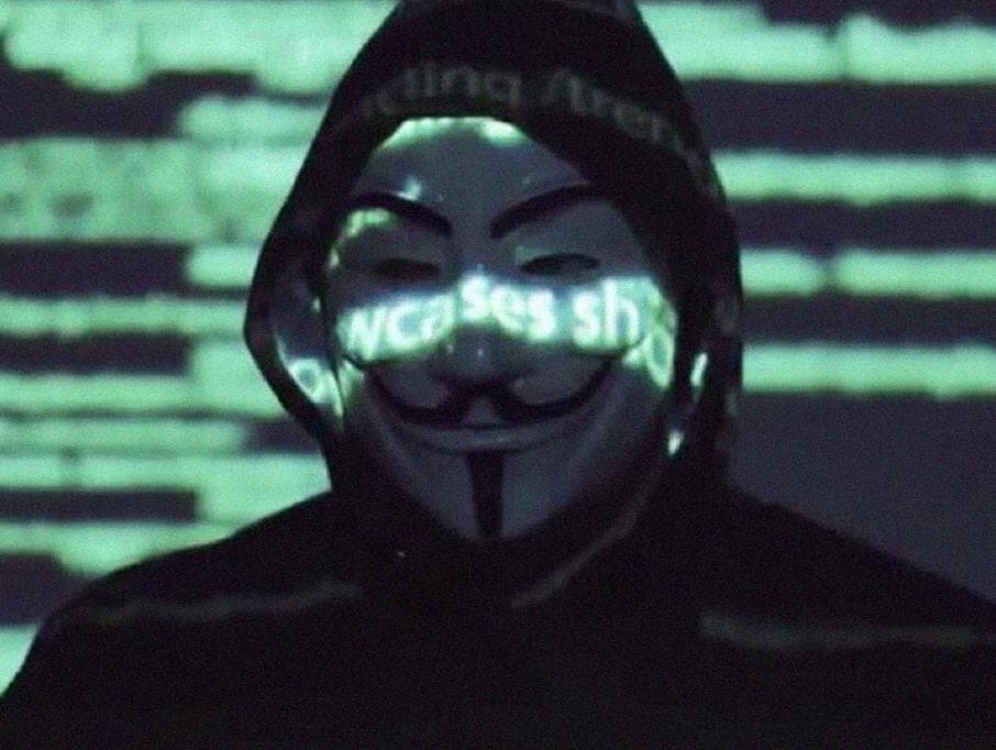 Grupo "Anonymous" declara guerra a Bolsonaro e invade portal do Fib Bank