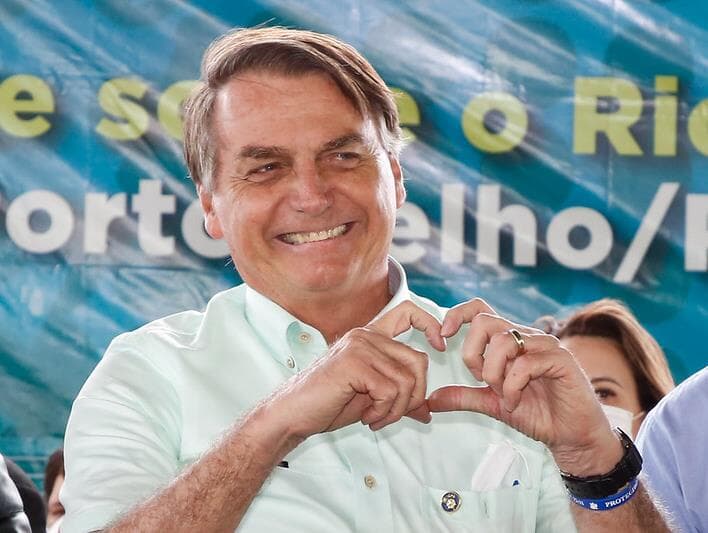 Com alta inflacionária, Bolsonaro chama de "idiota" quem compra feijão em vez de fuzil