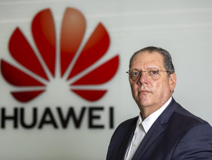 "Cerco dos EUA aperta cada vez mais", diz executivo da Huawei sobre 5G