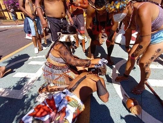 Indígenas são reprimidos durante protesto contra demarcação de terra