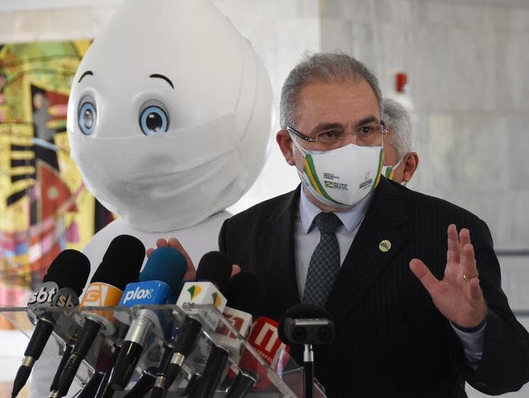 Um dia antes da Copa América, Queiroga anuncia vacinas