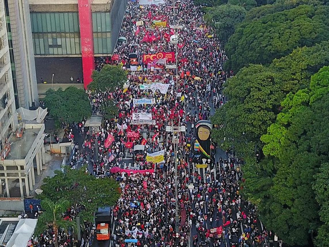 De homenagem a Paulo Gustavo a "Bolsonaro genocida": dez imagens dos protestos