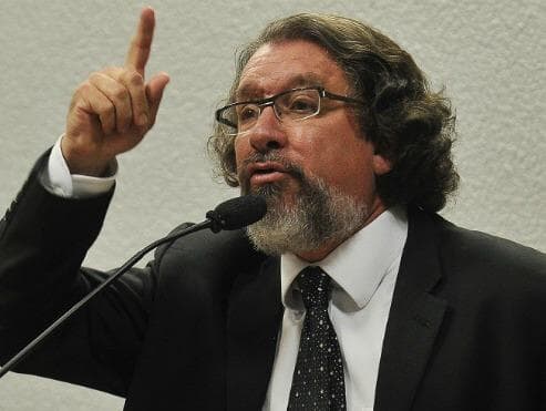 "Advogado dos políticos", Kakay aconselha Câmara a confirmar prisão de Daniel Silveira