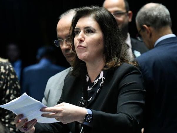 Impeachment de Bolsonaro é inviável no momento, diz Simone Tebet