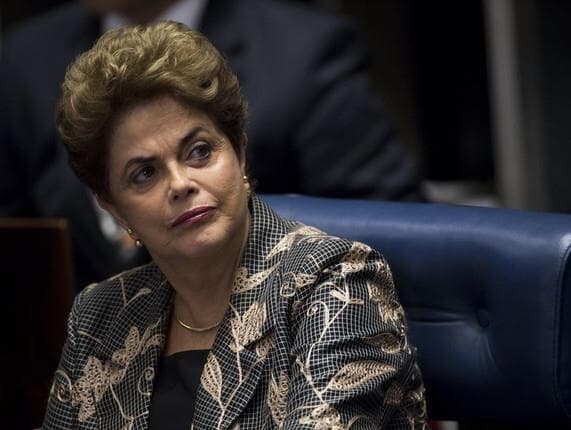 Dilma rebate ataque de Bolsonaro: "Tem índole própria de torturador"