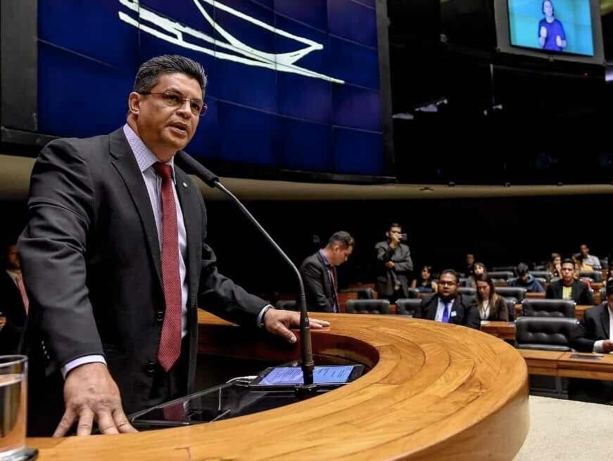 Câmara confirma cassação de deputado do Acre condenado pelo TSE