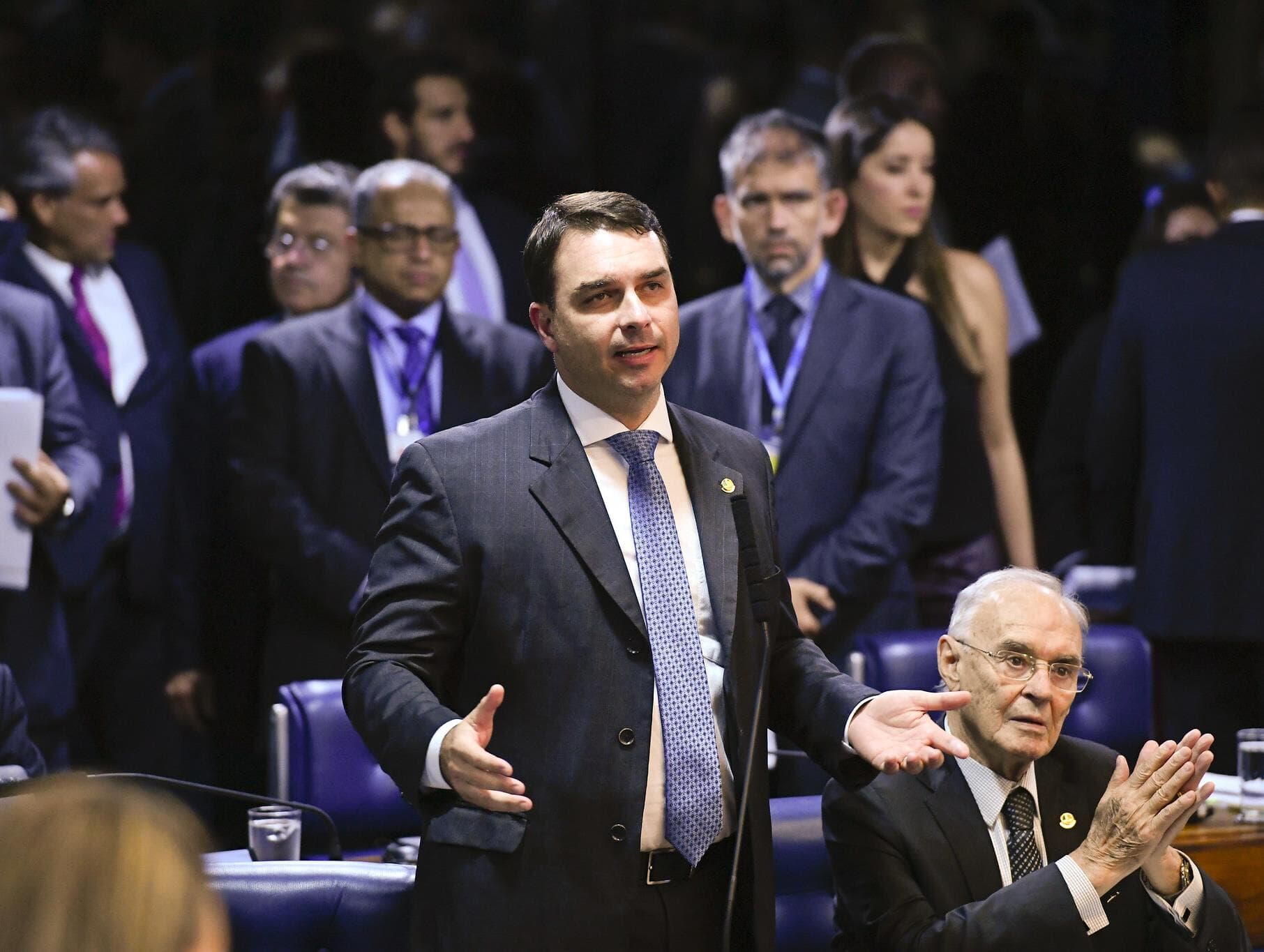 Alvo de denúncia, Flávio Bolsonaro acusa MP de "erros bizarros" e conluio com a imprensa