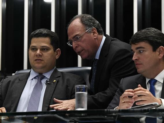 Líder do governo diz ter votos para aprovar autonomia do BC nesta terça